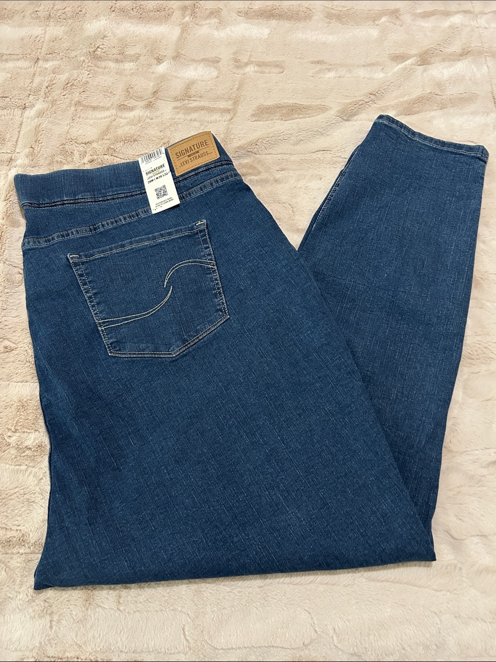 Signature  Gold  Levi Strauss Women’s  Blue Slim  Pull-On Skinny Jeans NWT